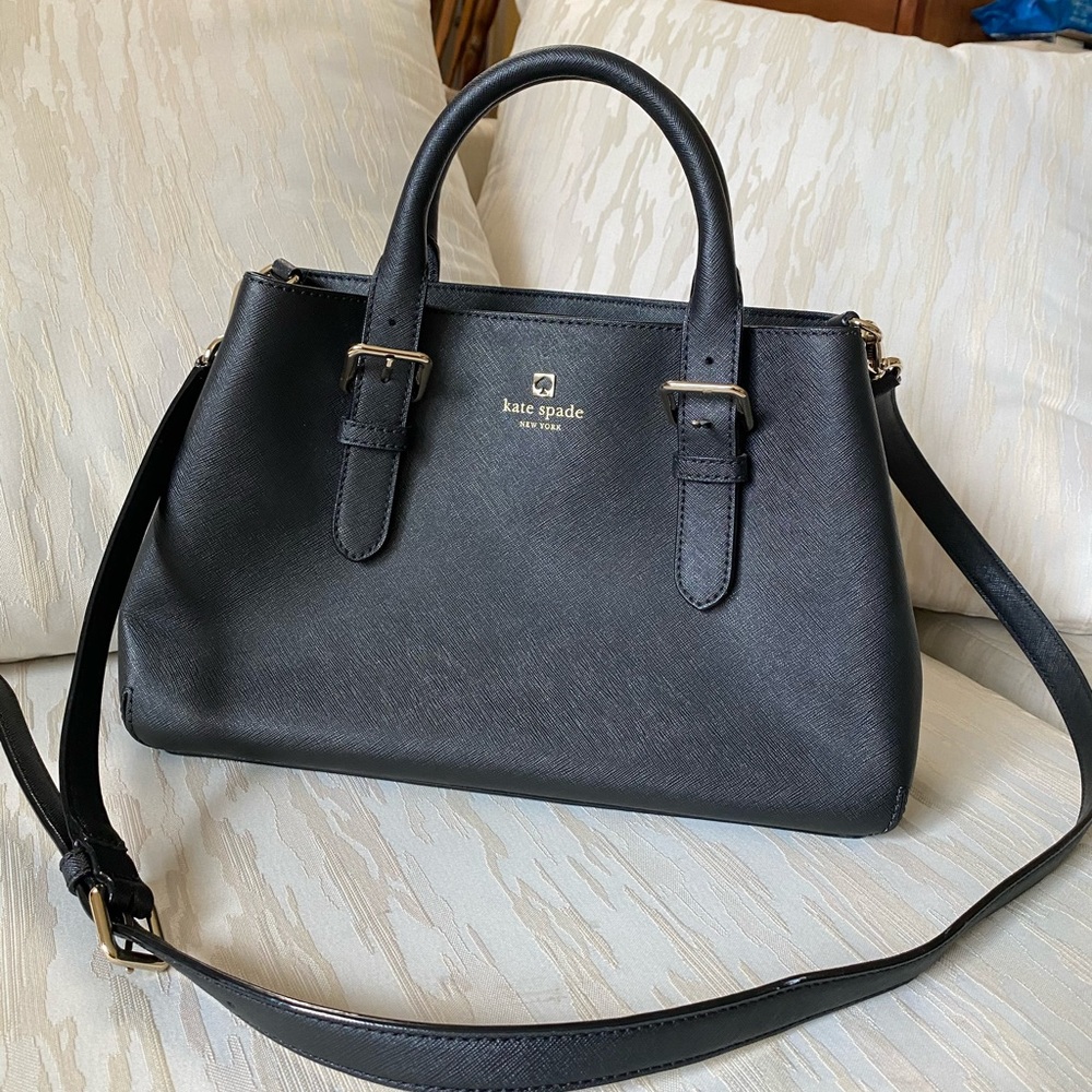 4 pieces slightly used handbags!